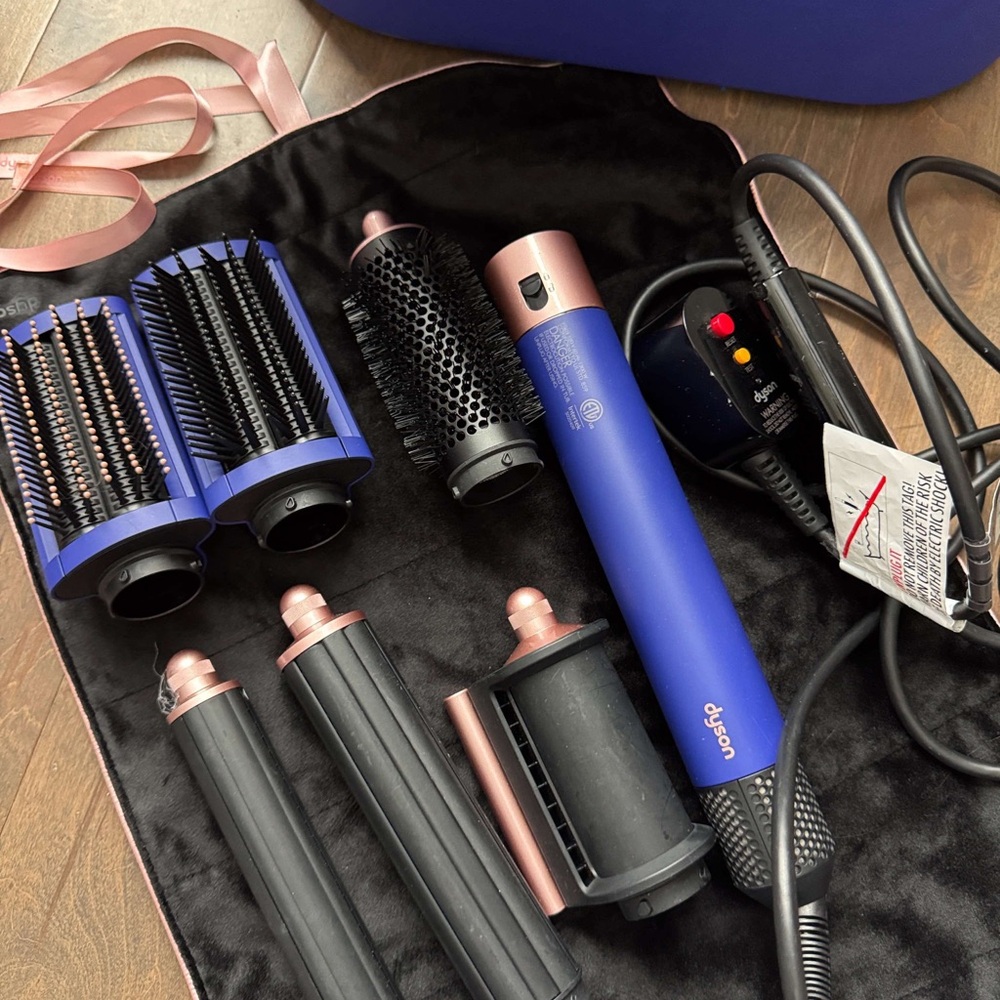 Dyson Blue and Pink Beauty Accessories Set